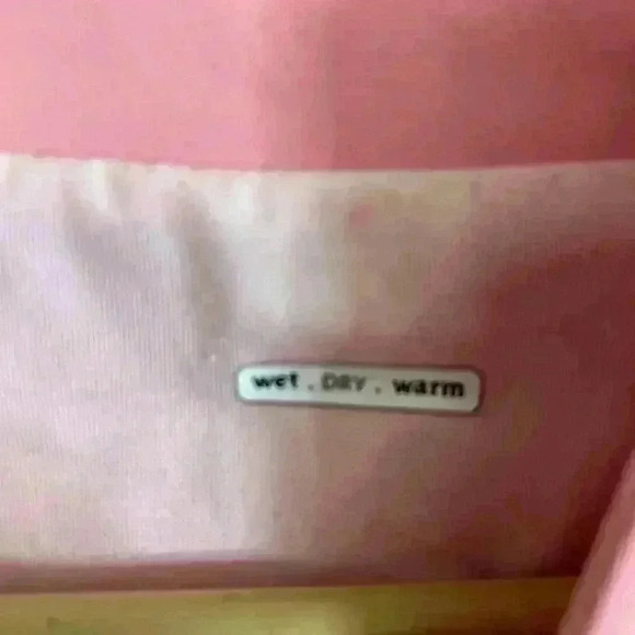 Lululemon Surpus V neck Athletic Top with Built in  Bra Size 2 - Picture 3 of 8